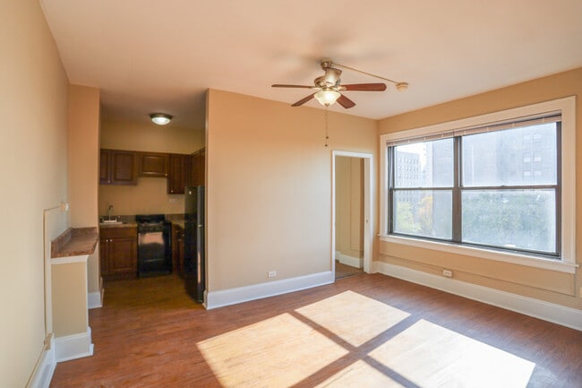 Foto del edificio - 5326 S Cornell Ave