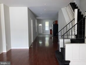 Building Photo - 742 S 53rd St