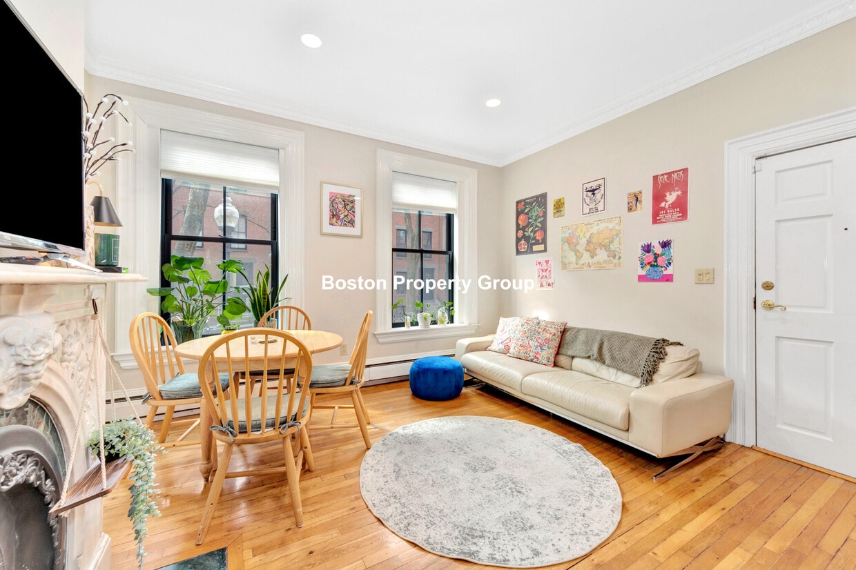 Primary Photo - 32 E Springfield St