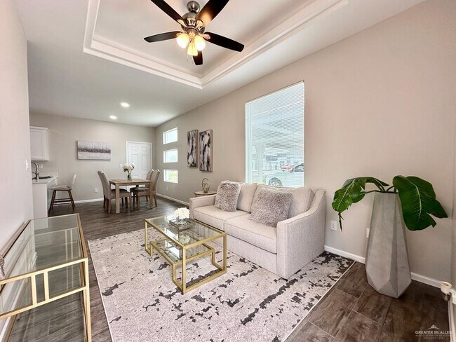 Foto del edificio - 425 E Acacia Ave