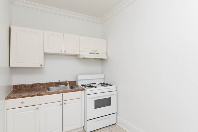 Foto del edificio - 2704 N Sawyer Ave