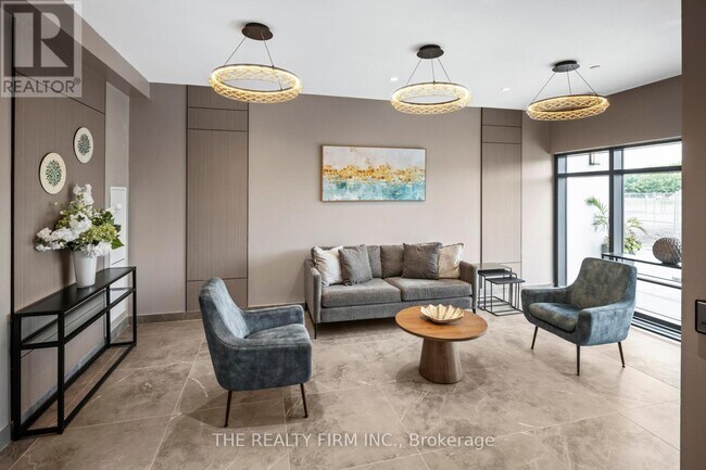 Building Photo - 375 Street 904 St