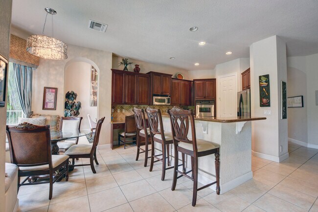 Foto del edificio - 3424 Collonade Dr