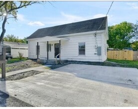 Building Photo - 810 Seven Oaks Rd