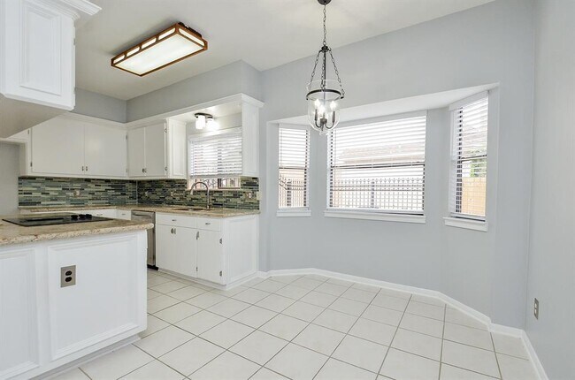 Building Photo - 18234 Oakhampton Dr