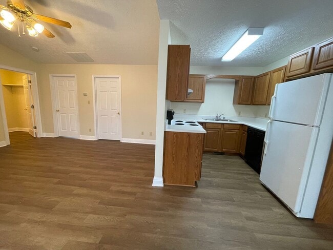 Building Photo - 3425 Legacy Run