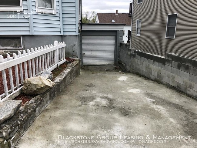 Building Photo - 3 bedroom in Woonsocket RI 02895