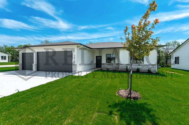 Foto del edificio - 601 Elmwood St