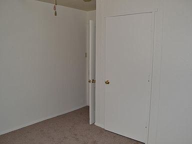 Building Photo - Newly remodeled 5bedroom home