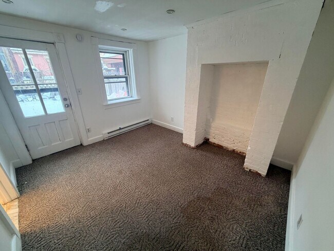 Foto del edificio - 285.5 Hudson Ave