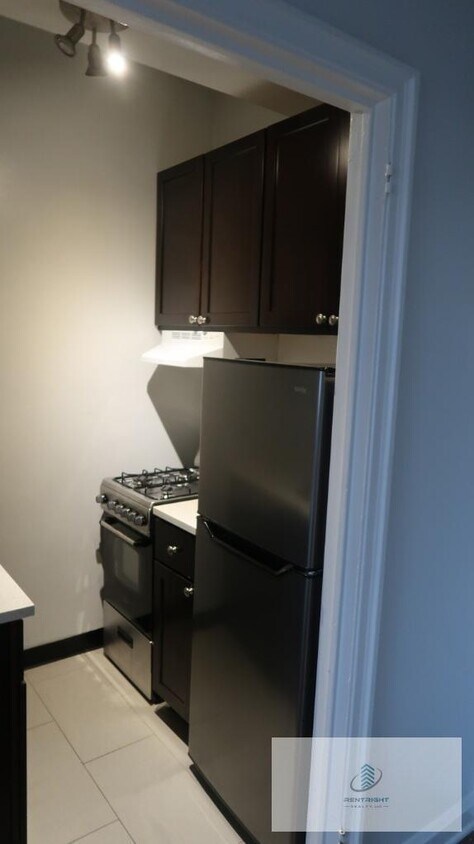 Primary Photo - 534 W Stratford Pl