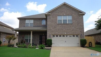 Building Photo - 2444 Bell Manor Dr SW