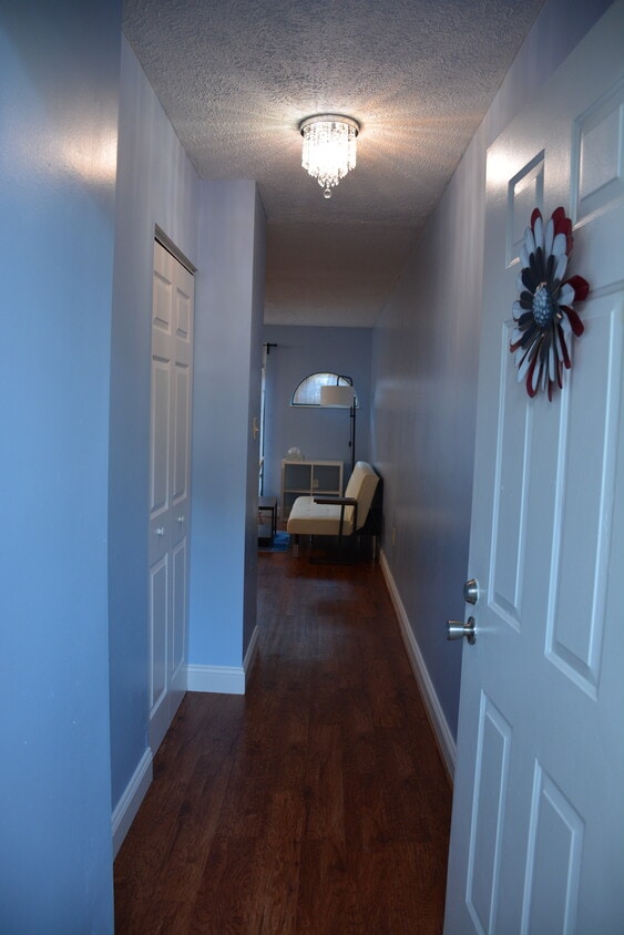 Foto principal - 3267 Niagara Sq