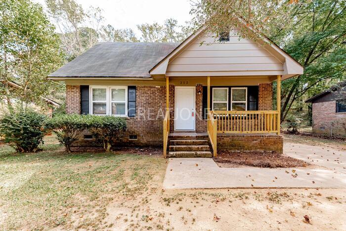 Primary Photo - 212 Woodcrest Dr