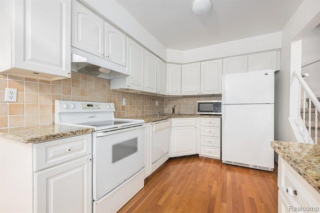 Foto del edificio - 41712 Onaway Dr