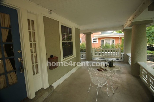 Foto del edificio - 5937 Oak St