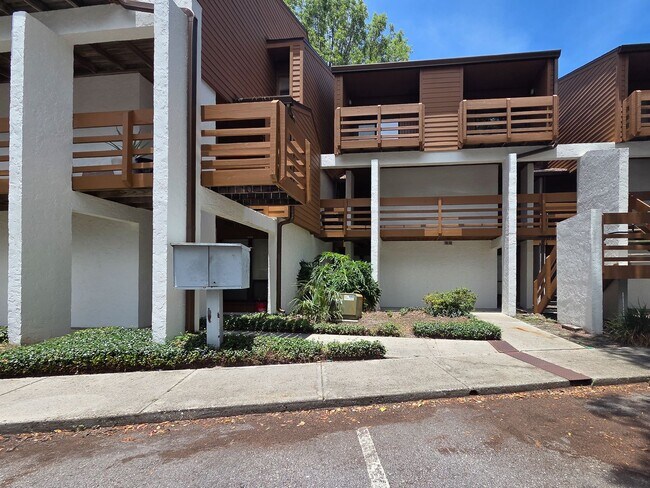 Foto del edificio - Spacious 2/1.5 in Somerset Village