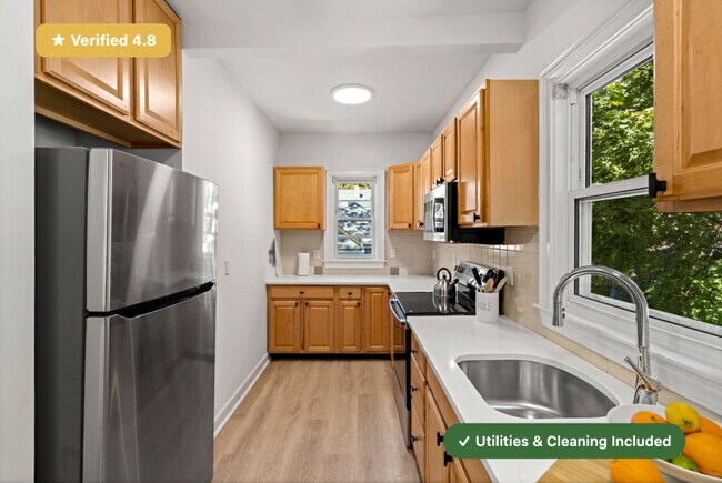 Foto del edificio - RoostUp Furnished Private Bedroom with Private Ensuite Bath in Jamaica Plain