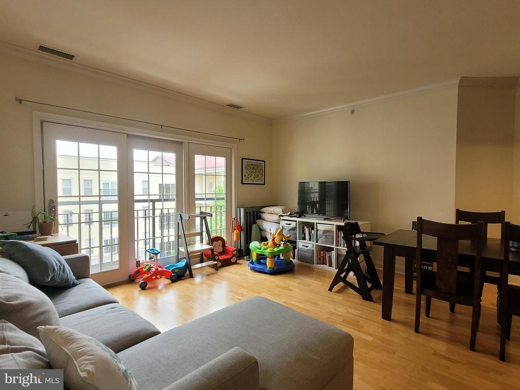 Primary Photo - 500 Admirals Way