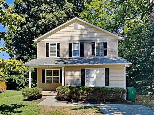 Building Photo - 1606 Allenbrook Dr