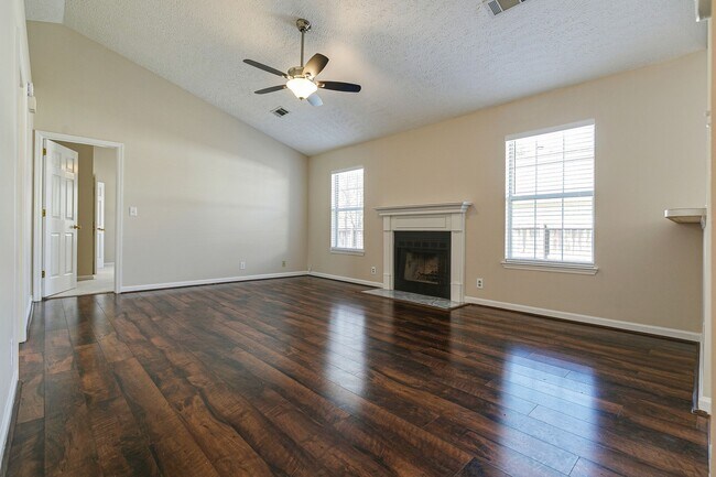 Foto del edificio - 713 Wayside Ct