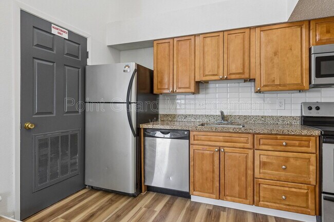 Building Photo - 6990 Dodge St