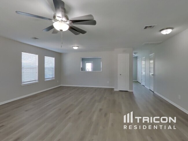 Building Photo - 6448 Mountain Pines Ln