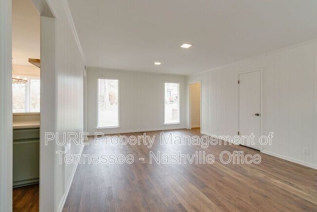 Building Photo - 1001 Glendale Ln