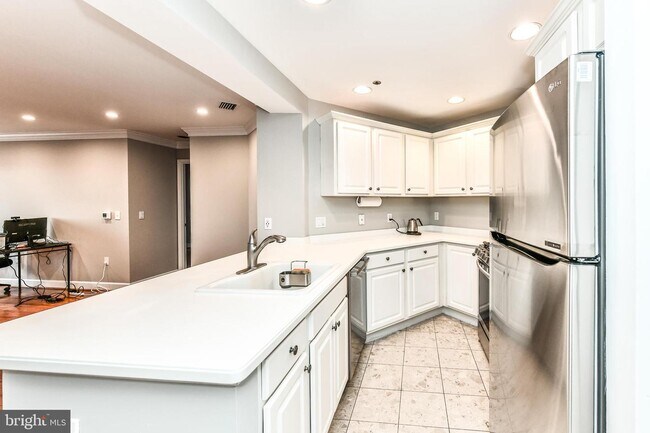 Foto del edificio - 1050 N Stuart St