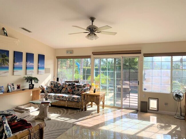 Foto del edificio - 3 Bedroom Home with Attached Granny Flat!