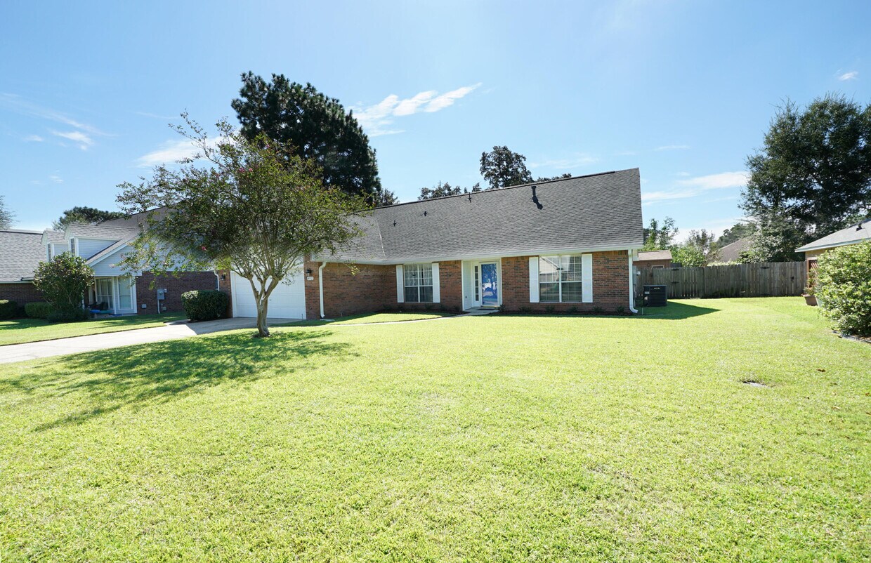 Primary Photo - 4552 Knollwood Ln