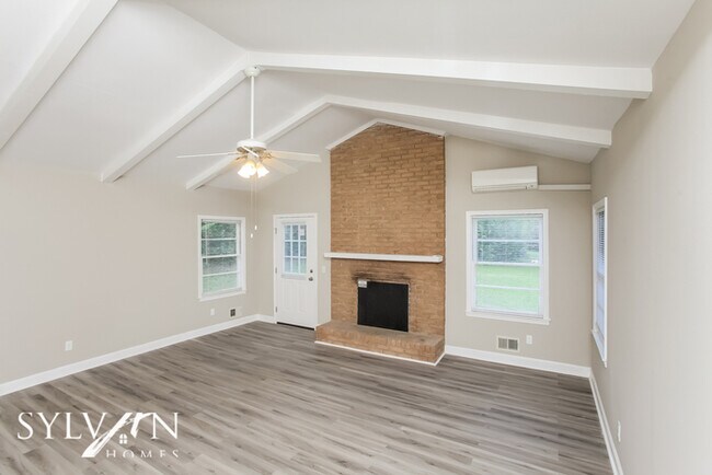 Building Photo - Carve Out a Great Life Here!