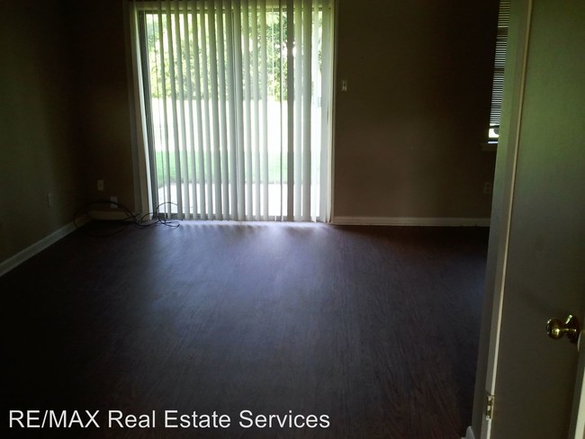 Building Photo - 3 br, 1.5 bath House - 4875 Camellia