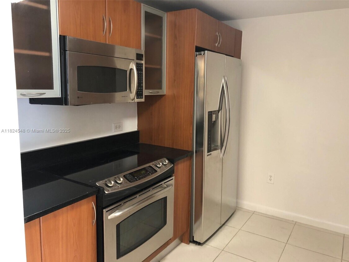 Primary Photo - 2775 NE 187th St