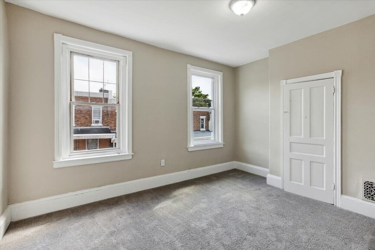 Primary Photo - Beautiful and updated home for rent in Ove...
