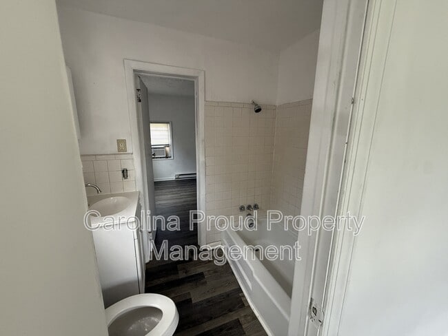 Foto del edificio - 4134 Corbett Cir