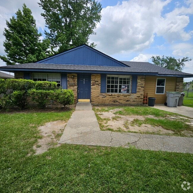 Building Photo - 826 Sherron Ave