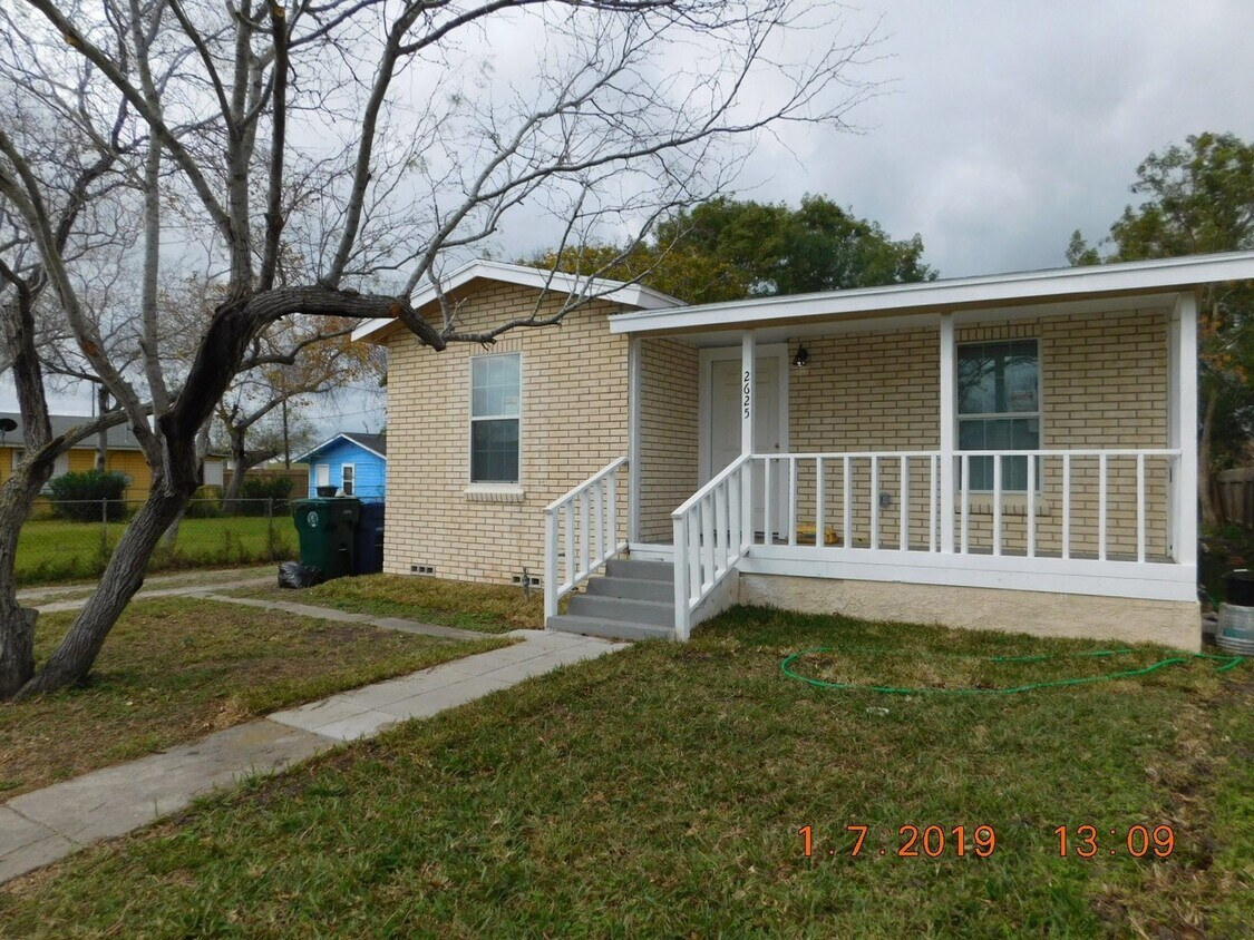 Foto principal - 2625 Riggan St