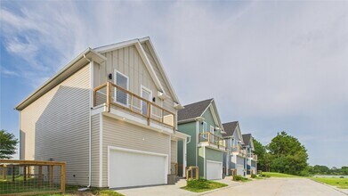 Building Photo - 9609 Valeca Dr