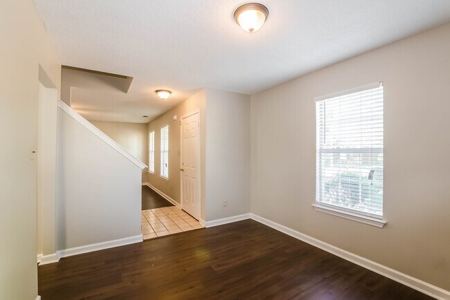 Building Photo - 1812 Black Bear Cir E