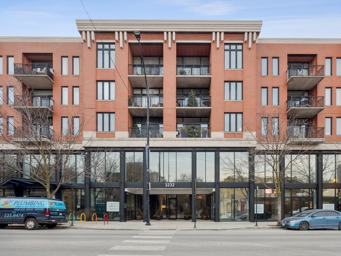 Primary Photo - 3232 N Halsted St