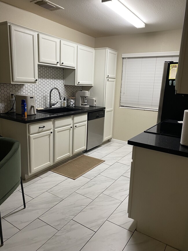 Foto del edificio - 3511 E Baseline Rd