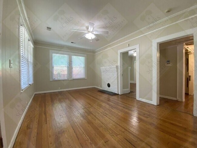 Building Photo - Charming 2 Bedroom Home Near Downtown Colu...