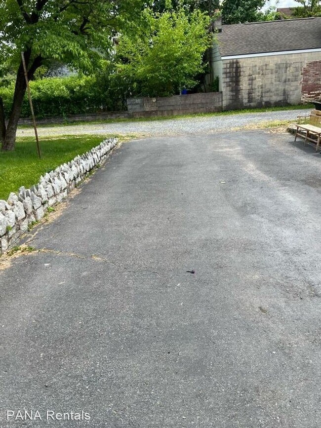 Building Photo - 3 br, 1.5 bath House - 1622 Gregg Street