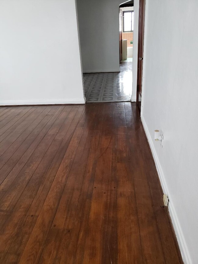 Living Room - 4525 Roth Ave