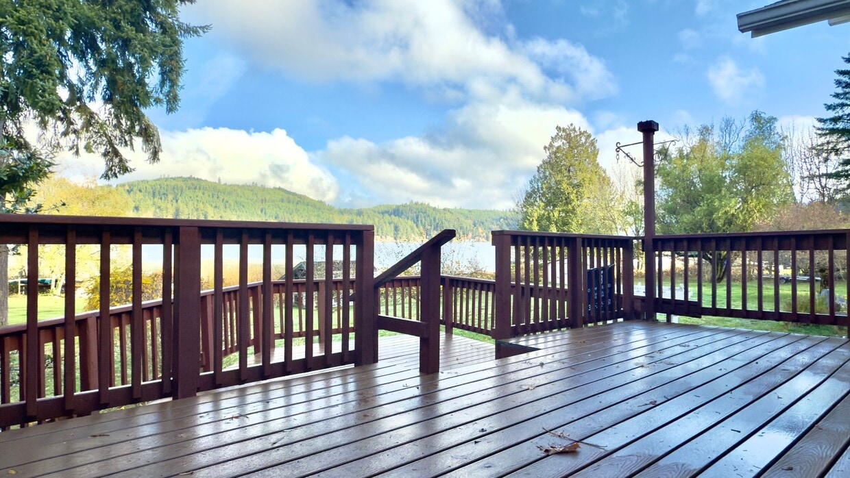 Primary Photo - Lakefront Home at Summit Lake 3 Bedrooms w...