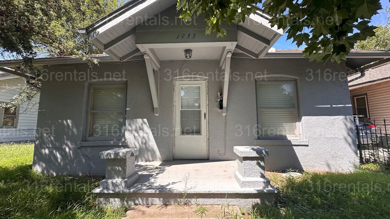Primary Photo - $849 - 2 bed 1 bath - Single Family Home L...