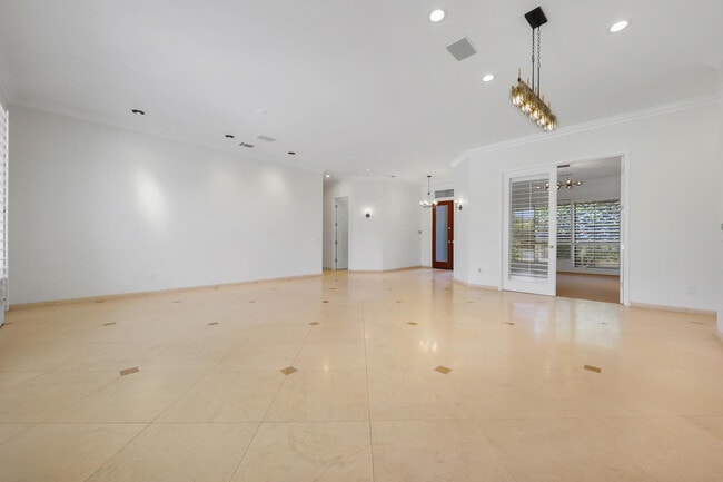 Foto del edificio - 75975 Gill Ct
