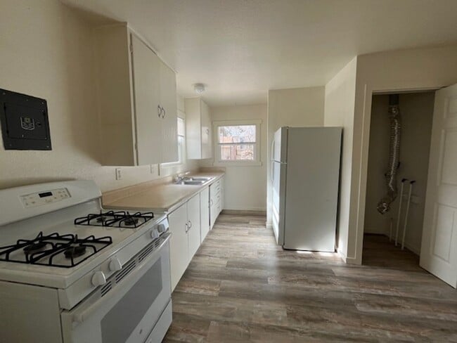 Building Photo - Pine Creek Village, Bishop, CA