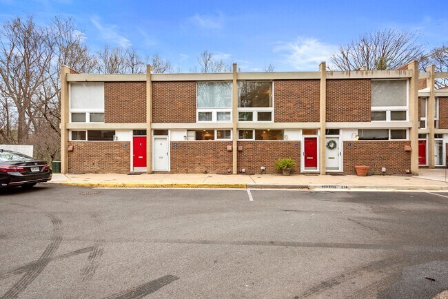 Building Photo - 11520 Hickory Cluster